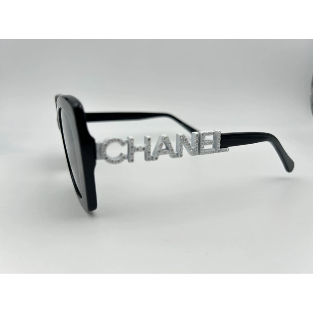 CHANEL Black Cat-Eye Sunglasses with Gray Lenses - Picture 2 of 3